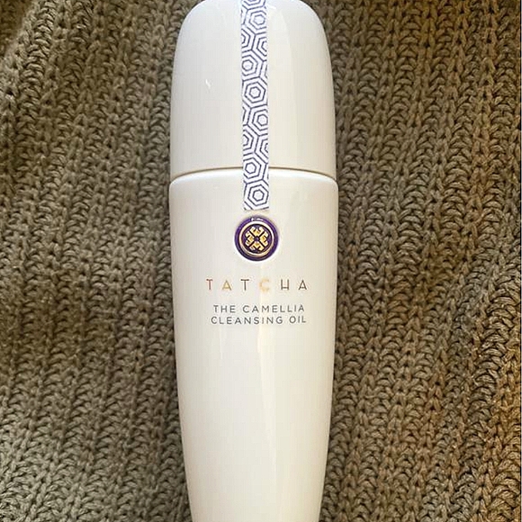 Tatcha The Camellia Cleansing Oil - Picture 2 of 8